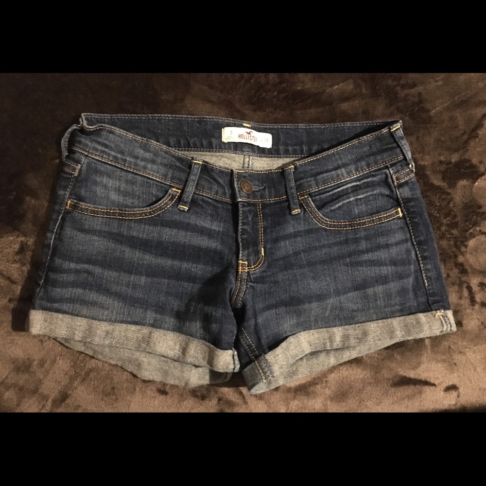 Hollister Jean Short - Picture 1 of 3